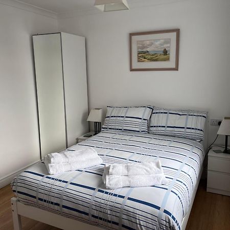 Spacious 5 Double Bed Bedroom Bungalow Near Belfast Lisburn Dış mekan fotoğraf