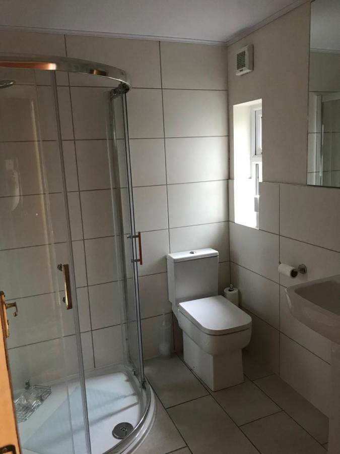 Spacious 5 Double Bed Bedroom Bungalow Near Belfast Lisburn Dış mekan fotoğraf